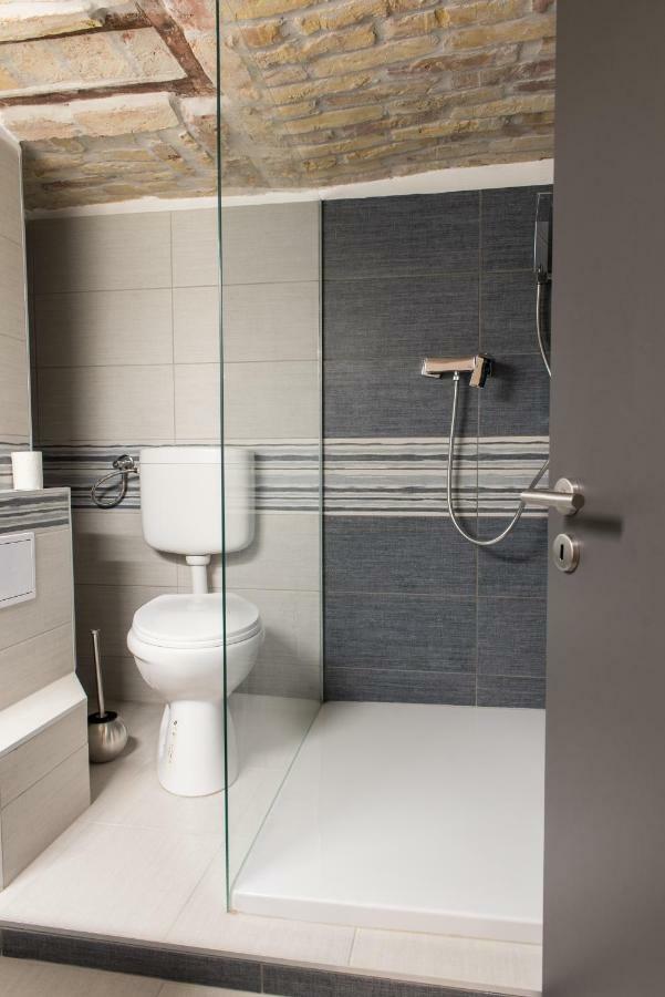 New Loft Style Appartman In The Heart Of The City Budapest Exteriör bild