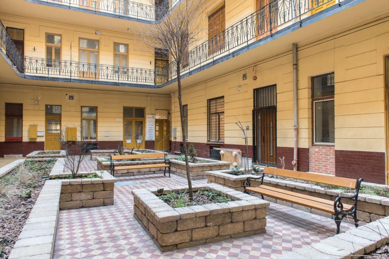 New Loft Style Appartman In The Heart Of The City Budapest Exteriör bild
